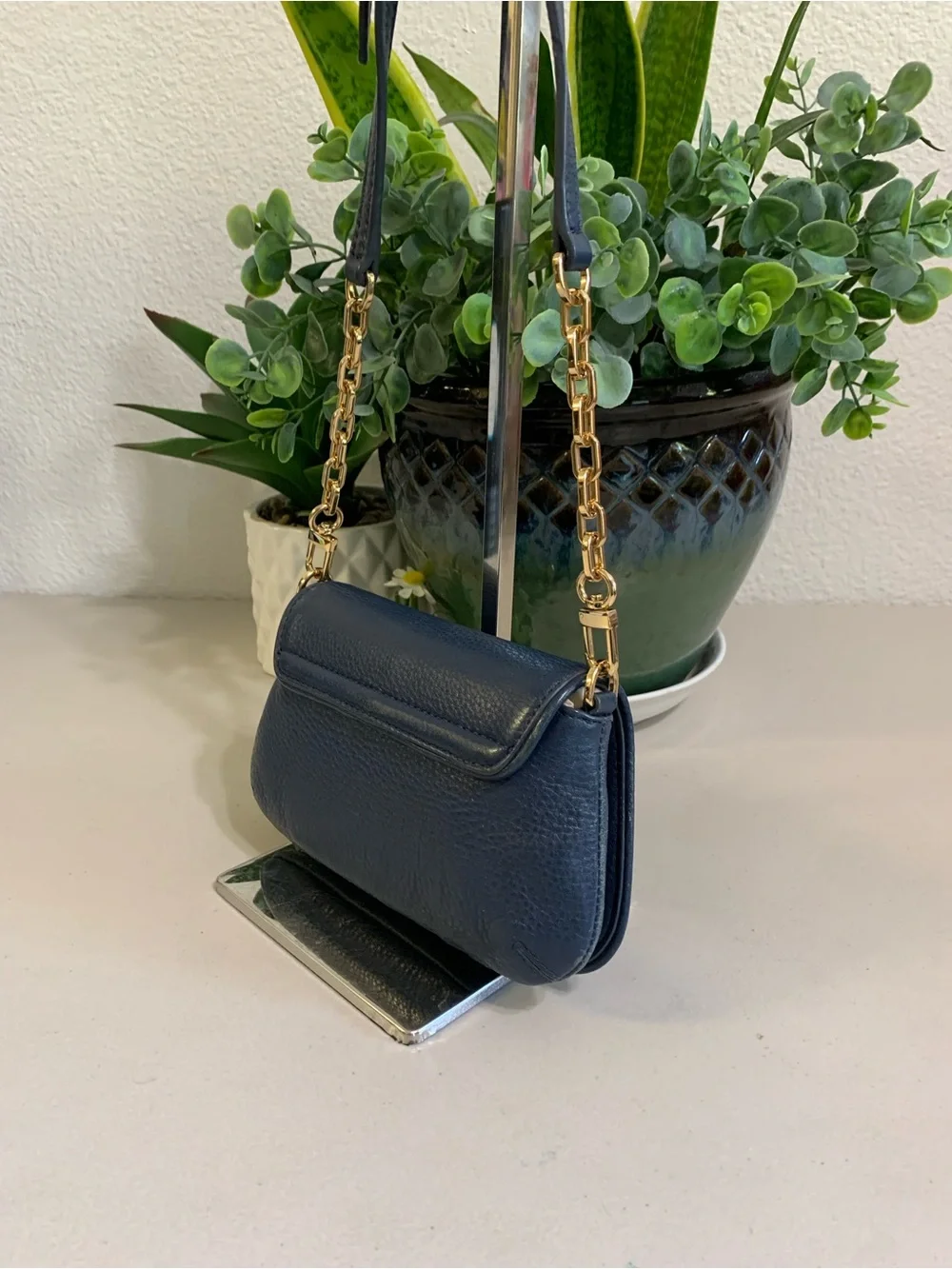 👜💕 Tory Burch Navy Leather Chain-Shoulder Crossbody Bag